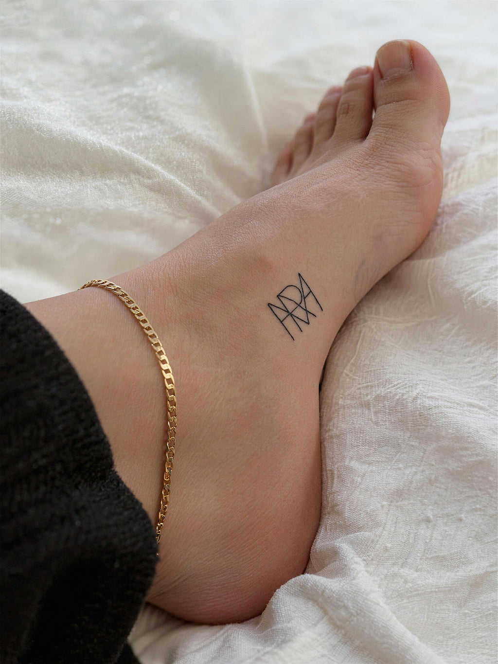 Designed to order by Gary — the original name logo designer