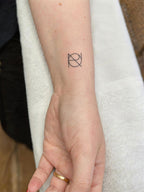 Designed to order by Gary — the original name logo designer