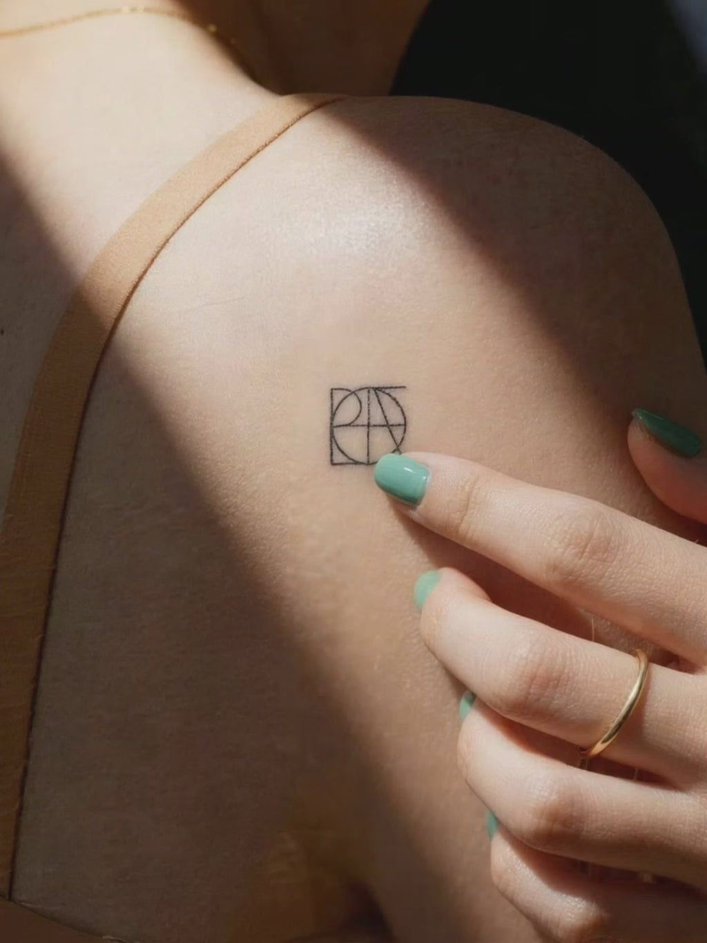 Designed to order by Gary — the original name logo designer