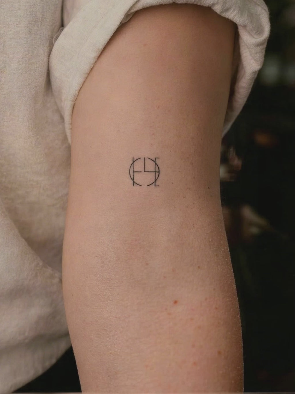 Designed to order by Gary — the original name logo designer