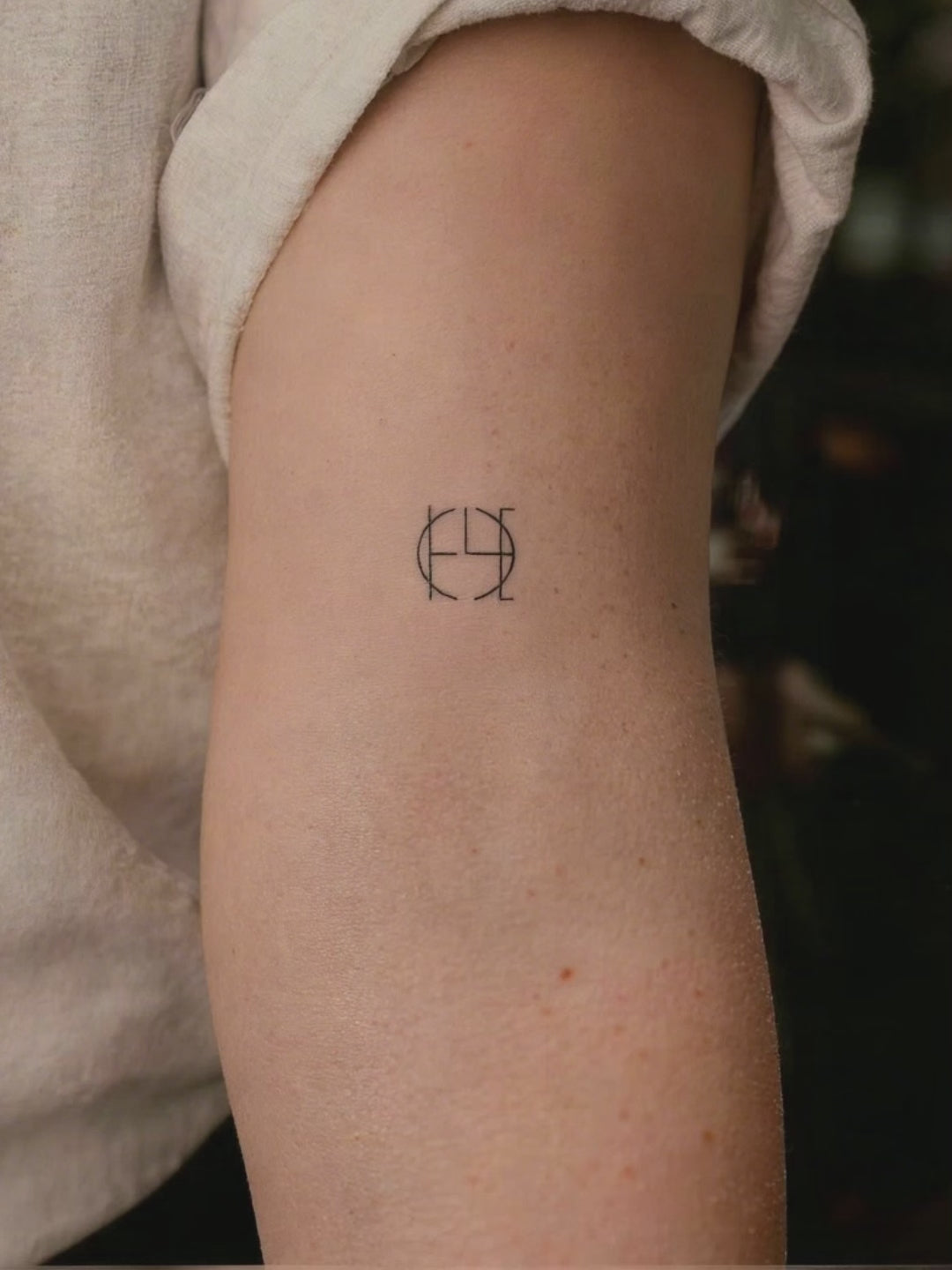 Designed to order by Gary — the original name logo designer