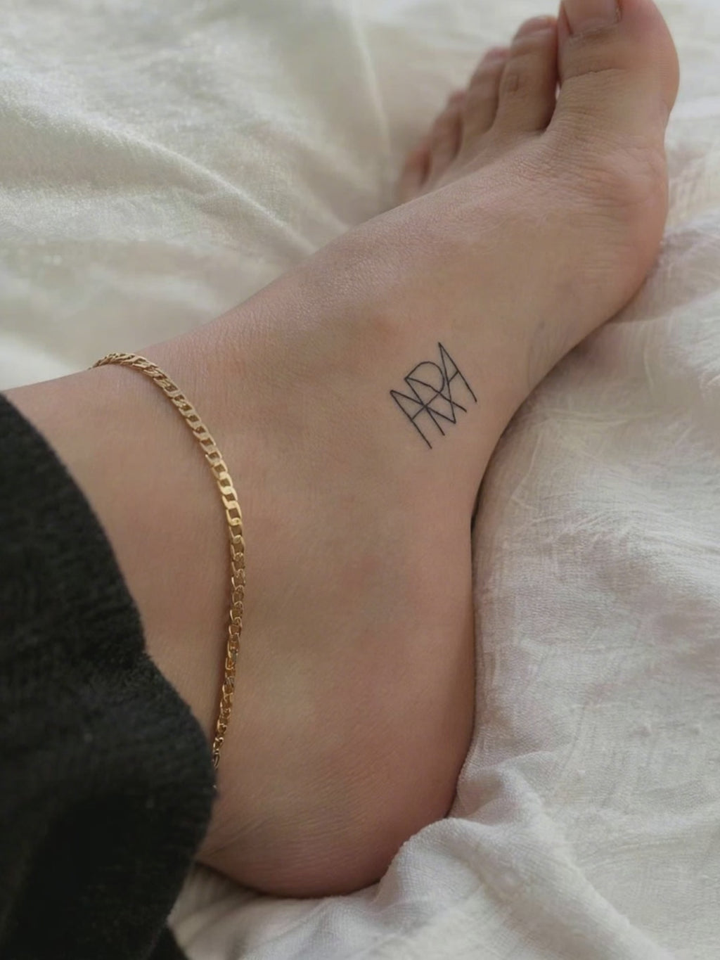 Designed to order by Gary — the original name logo designer