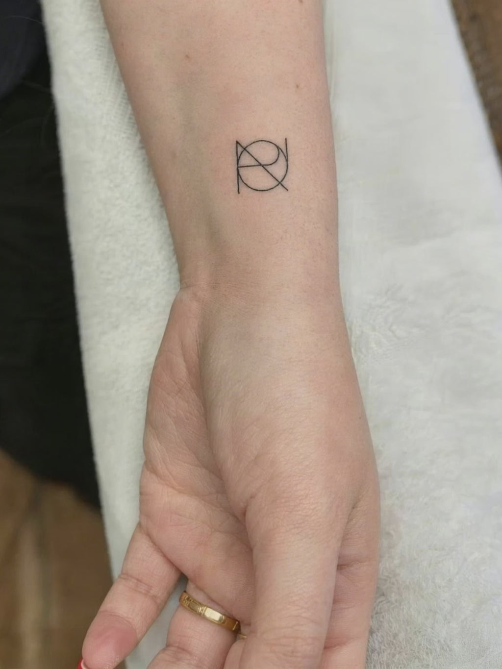 Designed to order by Gary — the original name logo designer